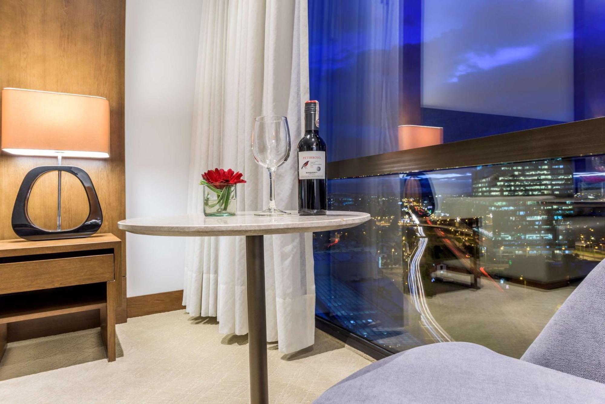 Nh Collection Bogota Royal Teleport Hotell Eksteriør bilde